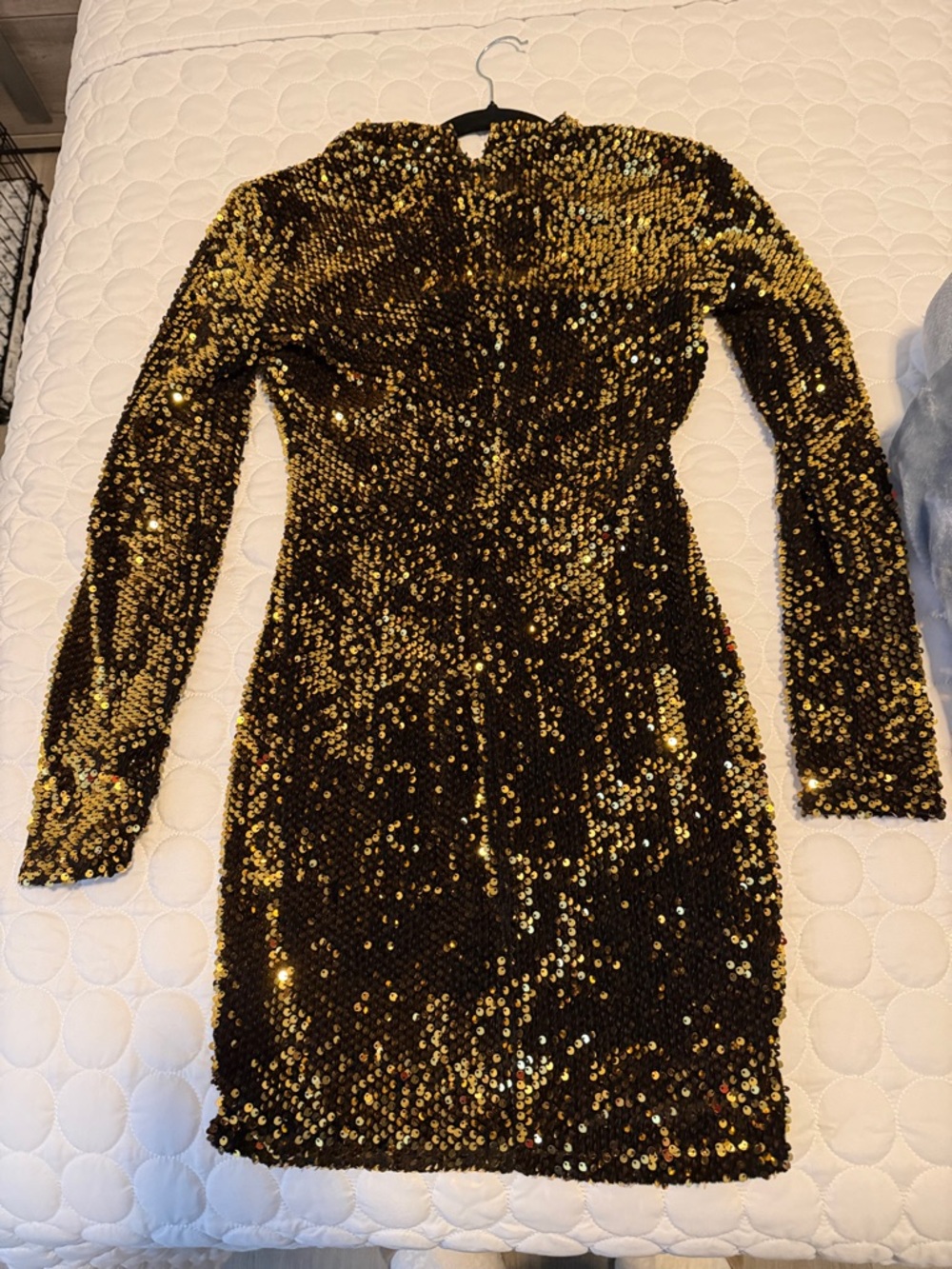 Gold Sequin Long-Sleeve V-Neck Party Dress - Picture 2 of 2